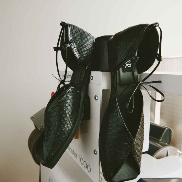 Volver Workshop Black Snakeskin Sandals Size 9.5 - Picture 3 of 4